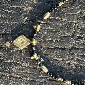 Edle Kristall-Messing-Halskette kurz schwarz