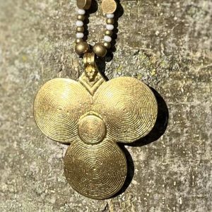 Messing-Halskette lang elegantes Design Klee