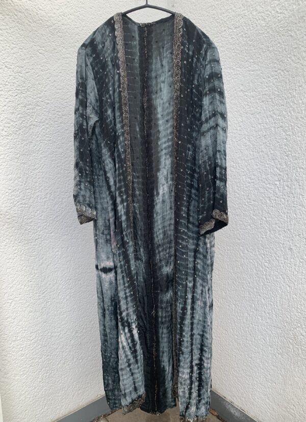 Luxuriöser Seidenkimono – verziert mit edlen Details – Bild 5