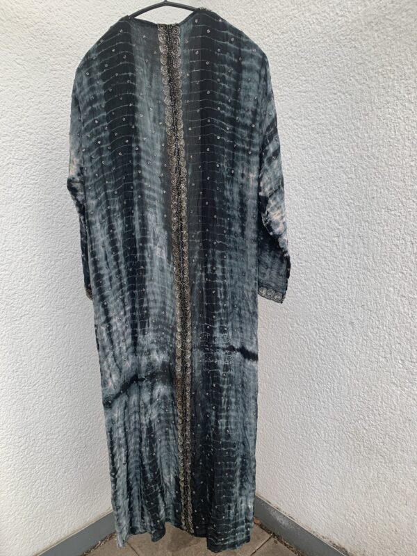 Luxuriöser Seidenkimono – verziert mit edlen Details – Bild 6